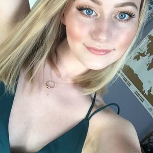 Meet your Posher, Chloe